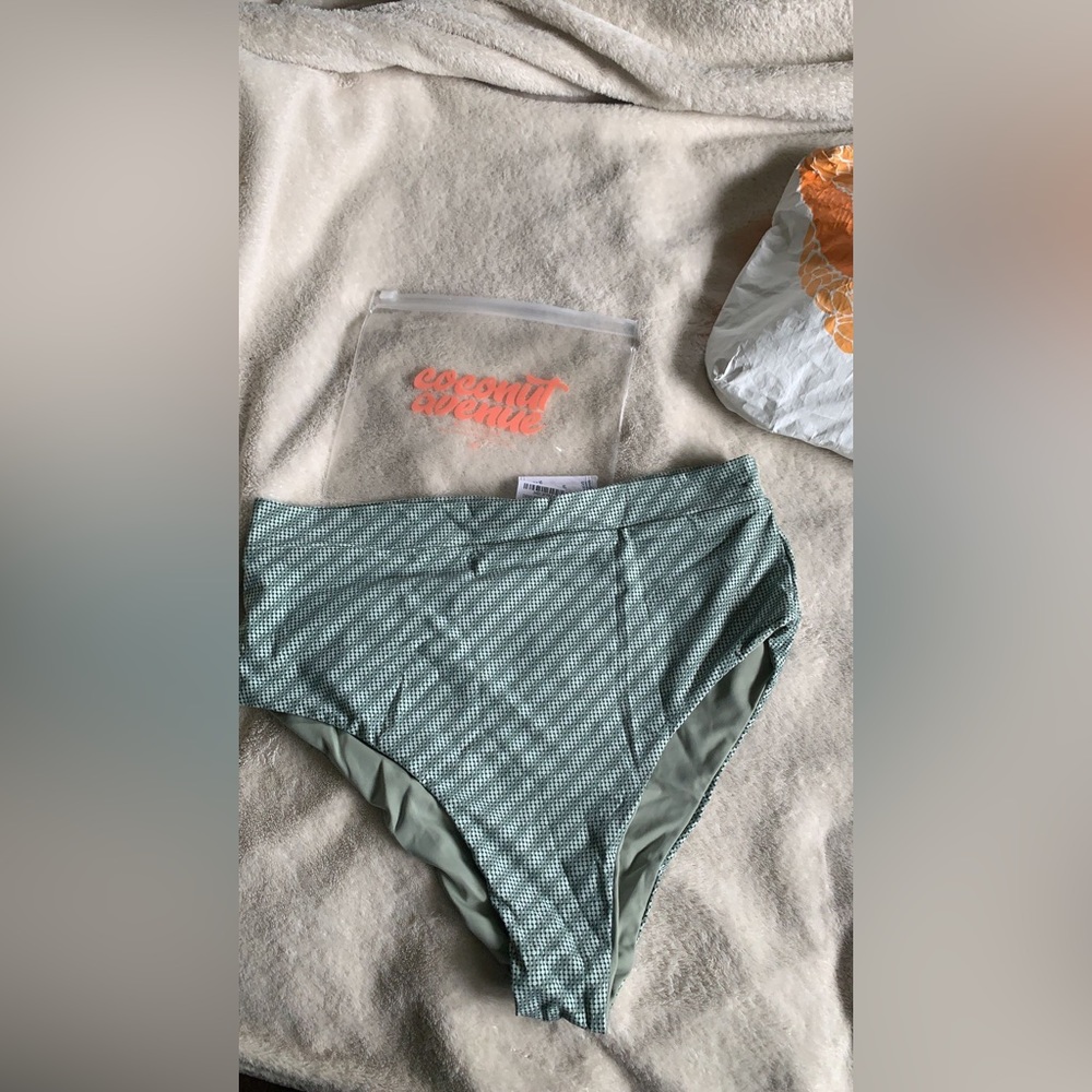 Coconut ave. Bikini bottom